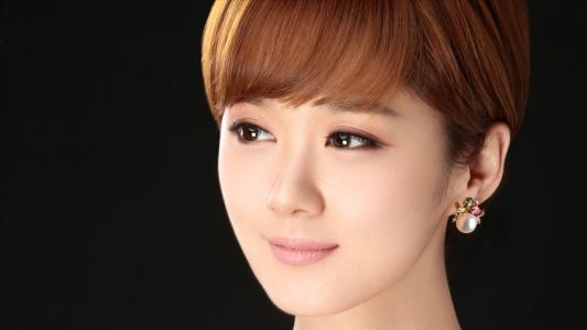 李尚福与日本防卫大臣通话 正式启用中日防务部门海空联络机制直通电话